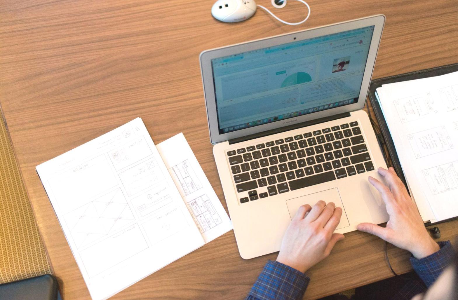 Vue sur les quais de Bordeaux où notre aventure a commencé